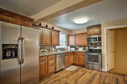 Aberdeen Casa | Pueblo House by Riverwalk, 2 Miles to Fairgrounds!