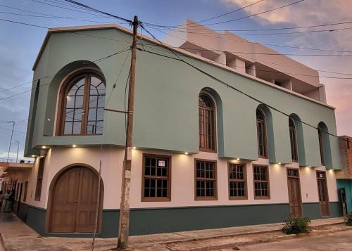 Puerto Chicama Apartamento | Puerto Malabrigo, Plaza de Armas (Chicama, Peru)