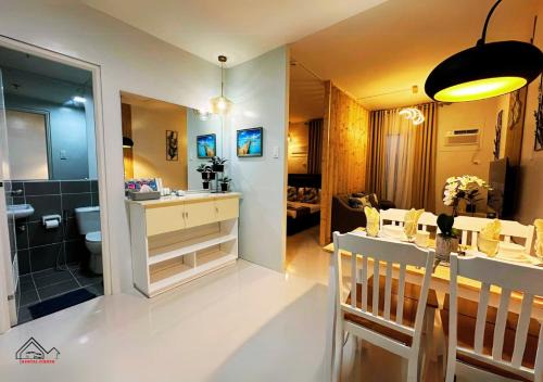 Puerto Princesa City Centre Apartamento | Puerto Princesa Romantic Studio with Balcony, FREE Pool & Gym - B2 5Chrysolite