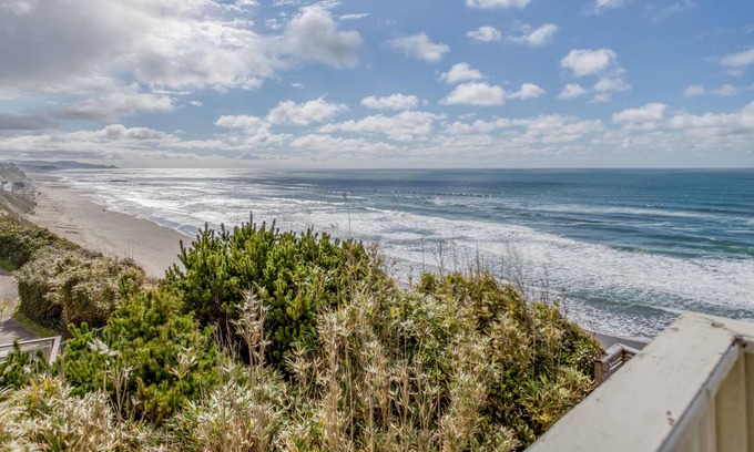 Nelscott Casa | Puffin Place - Olivia Beach