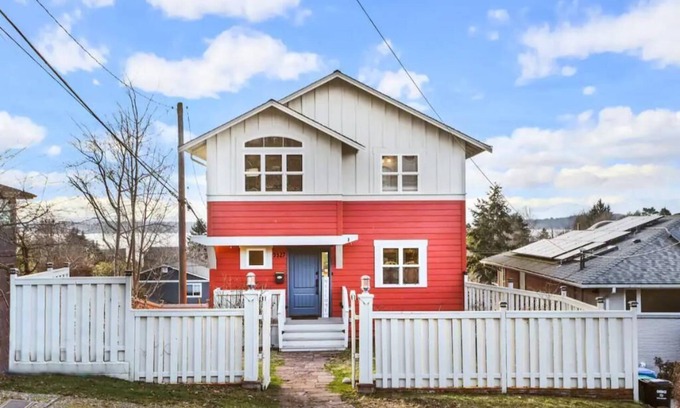 West Seattle Casa | Puget Sound Sunset Views overlooking the Olympics in charming West Seattle
