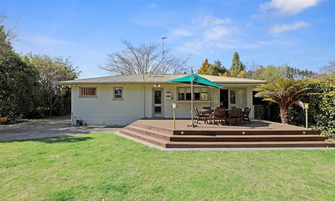 Turangi Casa | Pukeko Lodge - Tūrangi Holiday Home