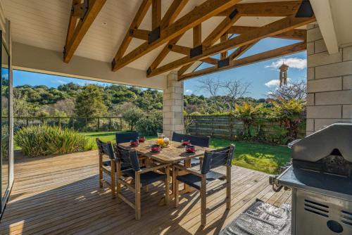 Kinloch Casa | Pukeko Paradise - Kinloch