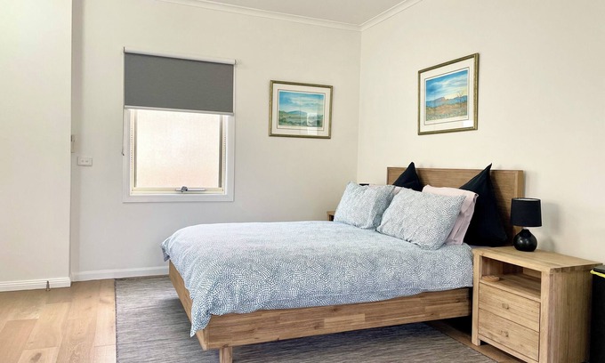 Kensington Apartamento | Pumula Studio - Self-contained, close to CBD & Met