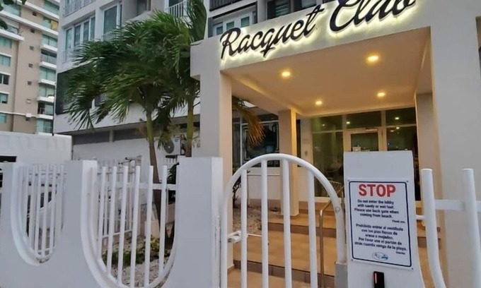 Isla Verde Apartamento | Punta Arenas 1BDR OceanfrontPool Parking
