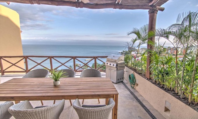 La Cruz de Huanacaxtle Casa | Punta Esmeralda - Beachfront with 8 Pools, Gym & Spa