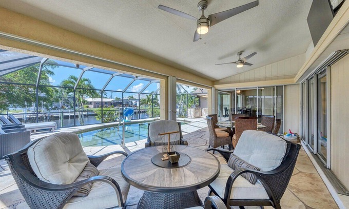 Punta Gorda Casa | Comience las vacaciones de sus sueños en esta hermosa casa de Punta Gorda Isles. Si buscas escapar de tus preocupaciones y relajarte, este es el mejor hogar para ti.
