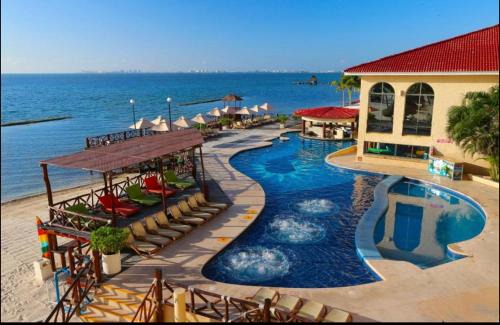 Puerto Juárez Apartamento | Punta me Apartment with nice sea view in hotel & waterpark