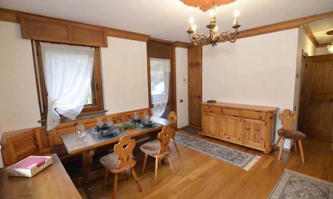 Cortina d'Ampezzo Apartamento | Punta Nera Apartment: WI-FI and garden.