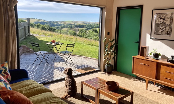 Saltash Cabina | Pur Dhu - a Cornish bolt hole