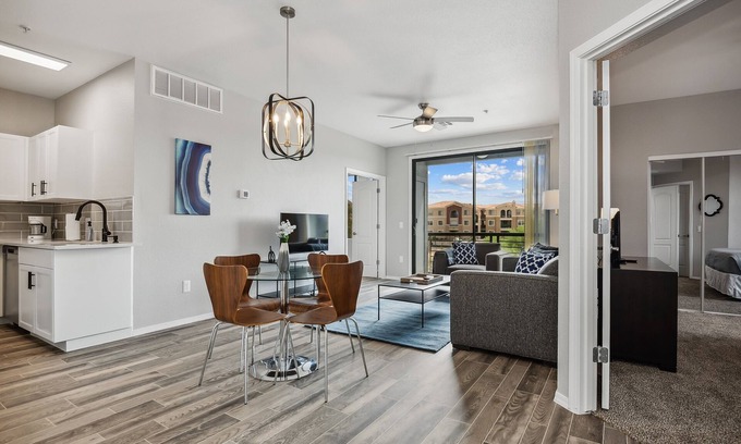 Desert View Village Apartamento | Pure Suites Phoenix 2 Bed Gym Pool Cabana 2