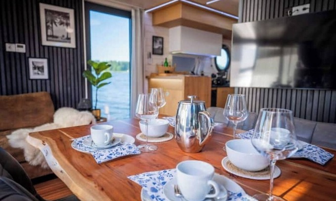 Oberhavel Alquiler De Eote | Pure water romance: Houseboat Miami Woma D13