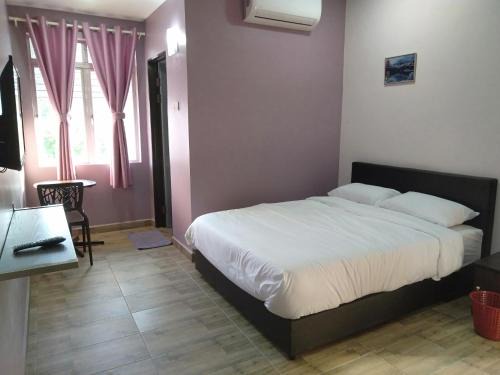 Teluk Panglima Garang Casa | Purple Dream Home