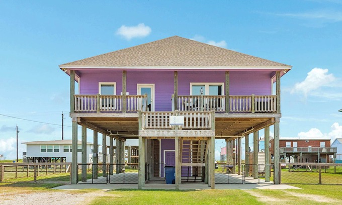 San Luis Beach Casa | Purple Paradise Beachy Fun, Bay Beach Views!
