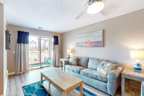Carolina Forest Apartamento | Purple Sunset Sanctuary, Unit 41-E