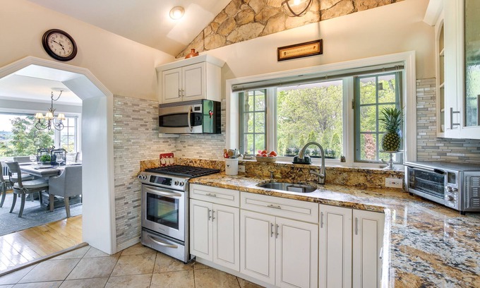 Lake Peekskill Cabaña | Putnam Valley Vacation Rental: Patio & Lake Views!