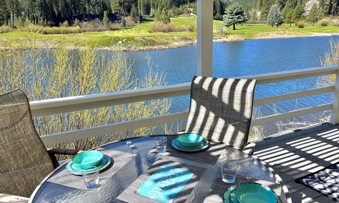 Plumas Eureka Estates Casa | Puttin' on the Pond⛳ Spectacular waterfront villa overlooking Plumas Pines