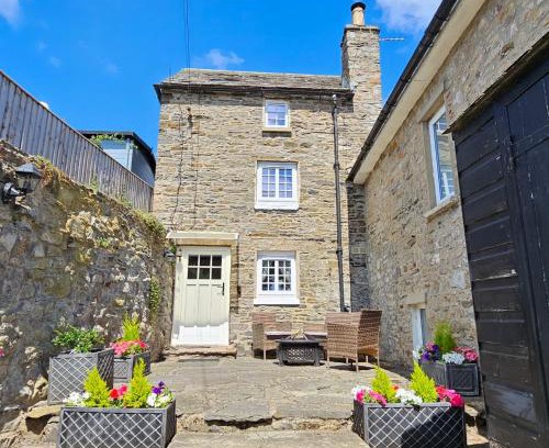 Spennithorne Casa | Puzzle Cottage, Quirky Dales Cottage for 2