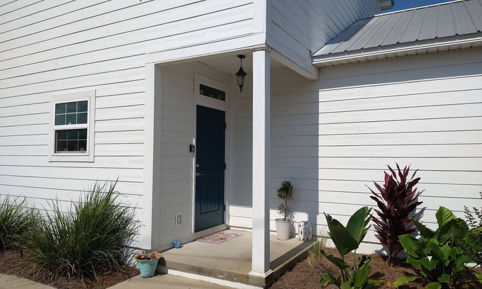 Kiska Beach Apartamento | PVT POOL, 2 Br 1 Ba Apt. 1 Street Fr. bch. July special 50%off golfcart.