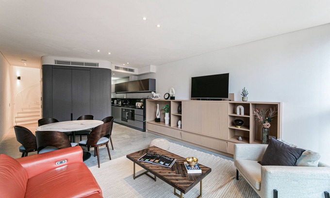 Pyrmont Casa | Pyrmont l Luxury House 6 Stories l Free Parking
