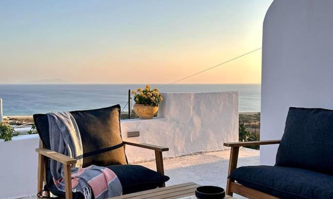 Naxos Casa | Pytilia