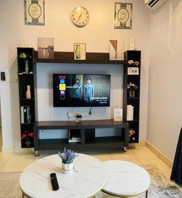 Kota Warisan Apartamento | Qaisara Homestay near KLIA