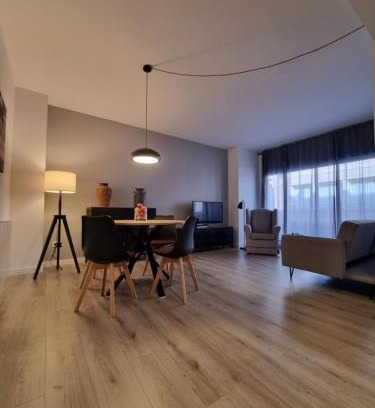 Poble Nou Apartamento | QEhome - confort, parking y cargador EV en el centro de Manresa