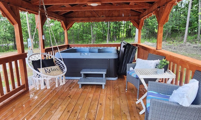 Hammondsport Casa | QKA Sunset Hideaway! Located in the Heart of the Finger Lakes Wine Trail.