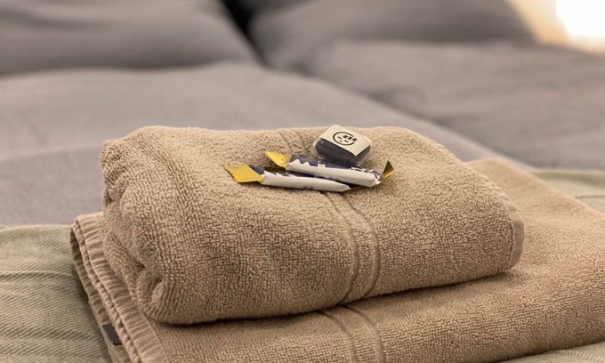 Dillenburg Apartamento | Qonroom for 4 Ntflx Kitchen Comfy Sofa