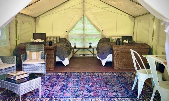 Rushville Cama Y Desayuno | Quad Squad Glamping Tent & Breakfast for 2-4+ in Finger Lakes Wine Country