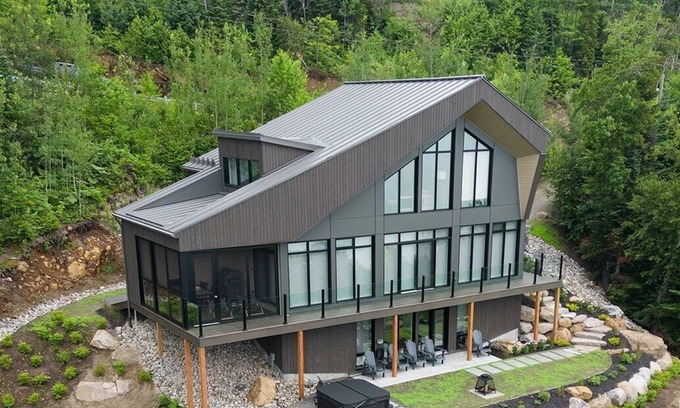 Les Eboulements Chalet De Esquí | Quai Perché - Forest Escape, River views & Hot Tub
