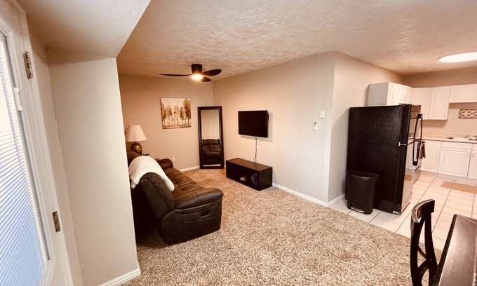 Ucon Apartamento | Quaint 100-Year-Old Historic Building Apt#3: Cozy Stay!