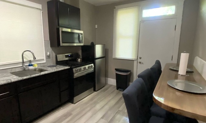 St. Louis Casa | Quaint 2 bd/1 ba home minutes from SLU & Downtown