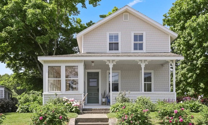 Pawcatuck Casa | Quaint 2 Bedroom 1900s Cottage with Water Views of Wequetequock Cove