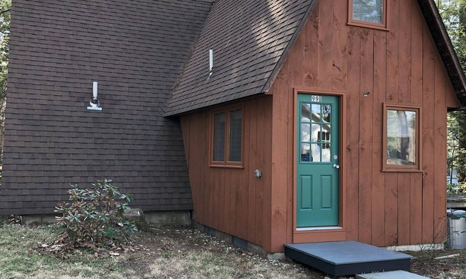 Spencer Cabina | Quaint 2-bedroom waterfront Aframe cabin
