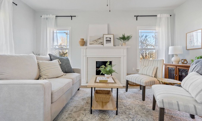 Weatherford Casa | Quaint and Cozy Historic Home in Downtown Weatherford