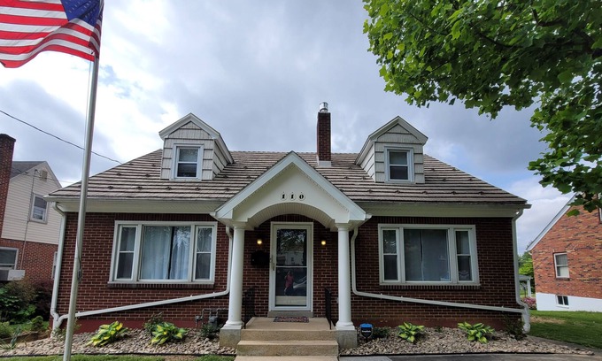 Lebanon Casa | Quaint and Cozy Near-Town Cottage With Fenced-In Pool