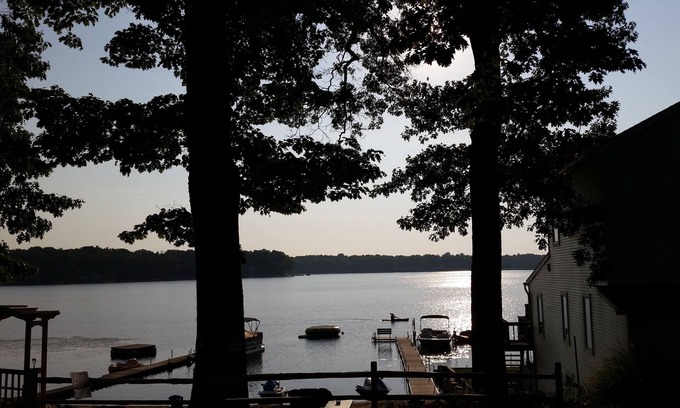 Sister Lakes Casa | Completamente renovado Casa de vacaciones en Hermosa Dewey Lake !!