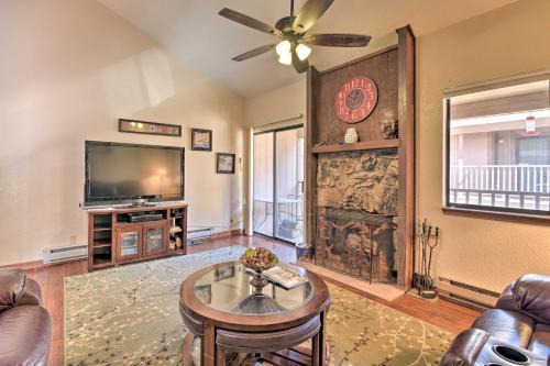 Angel Fire Casa | Quaint Angel Fire Townhome half Mi to Ski Slopes!