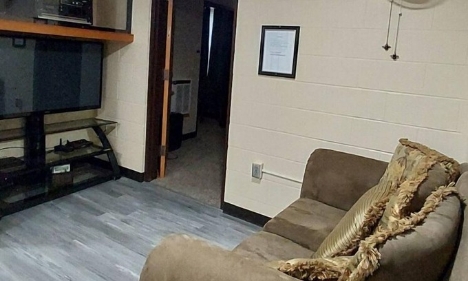 Waveland Apartamento | Quaint Apartment - 10 Min from Turkey Run and Shades, Pet Friendly