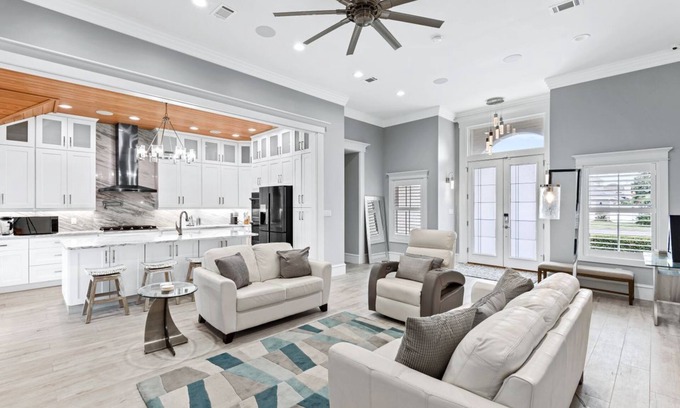 Avalon Beach Estates Casa | Quaint Beach Home | Private Beach | 1 Min Walk To Community Pool & Tennis!