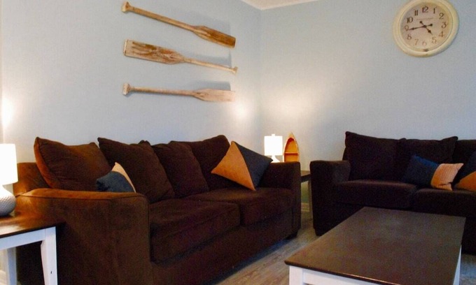 Estillfork Cabaña | Quaint Blue Lake Cottage