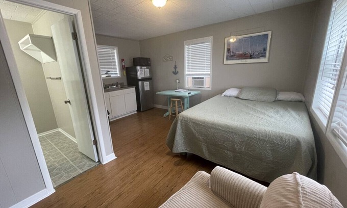 Pottsboro Cabina | Quaint cabin at Little Mineral Marina: Cabin 4