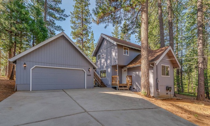 Arnold Cabina | Quaint Cabin Tucked Away in Arnold w/Private Hot Tub and Great View!