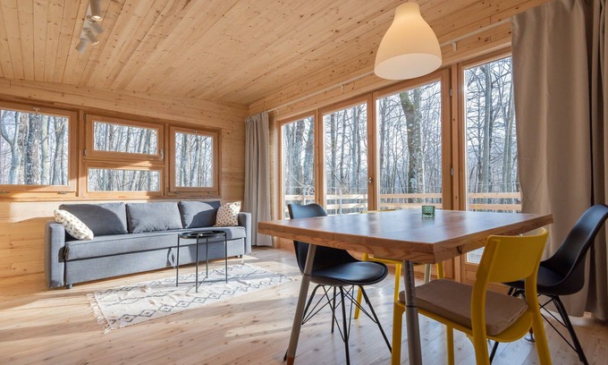 Lovinac Chalet De Esquí | Pintoresco Chalet en Drenovac Radučki entre los Árboles