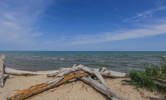 Port Franks Cabaña | Cottage renovado, pintoresco de 4 BDRM en Port Franks en el Lago Huron - A pasos de la playa