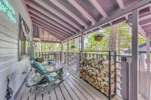 Cloudcroft Casa | Quaint Cloudcroft Cabin with Stunning Forest Views!