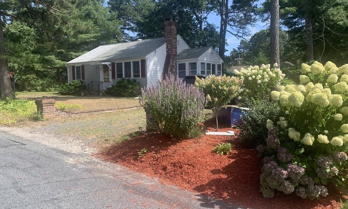 South Dennis Casa | Quaint Cottage Close to beaches and Restaurants