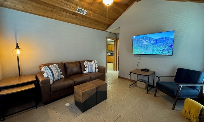Boerne Cabaña | Quaint Cottage in Scenic Sisterdale