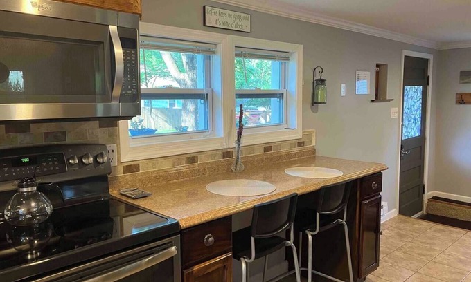 Raytown Chalet De Esquí | Quaint Cottage - Kansas City Area